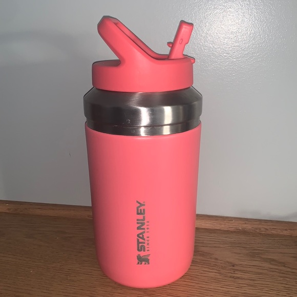 Stanley Accessories - Stanley GO IceFlow 64oz Stainless Steel Flip Straw Jug - Coral